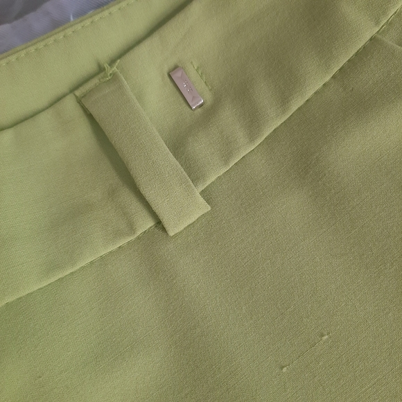 Trina Turk Lime Green Clam Diggers sz 2 - Picture 7 of 7